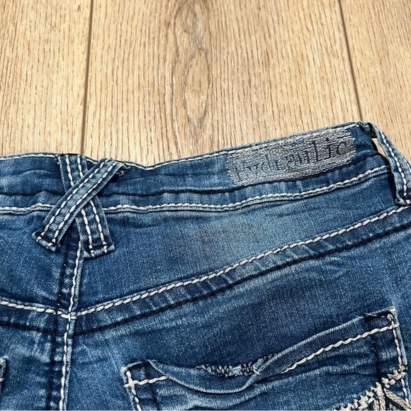 HYDRAULIC distressed denim jean shorts Sammie Boyfriend, embroidered pockets, 0. - Picture 13 of 14